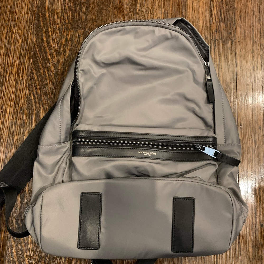Michael Kors Grey back pack